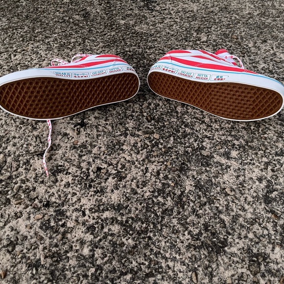 Where’s Waldo? Old Skool Vans - Picture 6 of 11